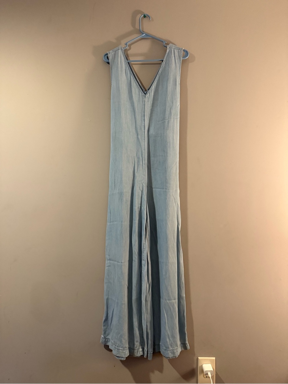Lou & Grey Light Blue V-Neck Wide-Leg Jumpsuit